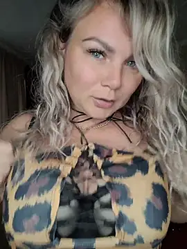 candy queeen online show from June 2026 03:56:01 AM