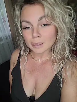 candy queeen online show from June 2026 01:49:02 PM