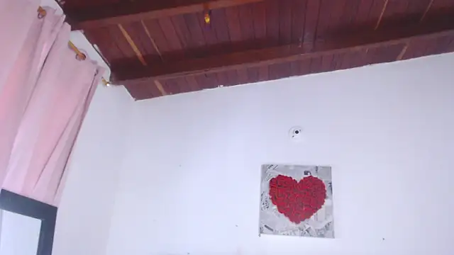 Snapshot of Amara_Red chatting on November 2025 03:38:02 PM Amara Red online show from November 2025 03:38:02 PM