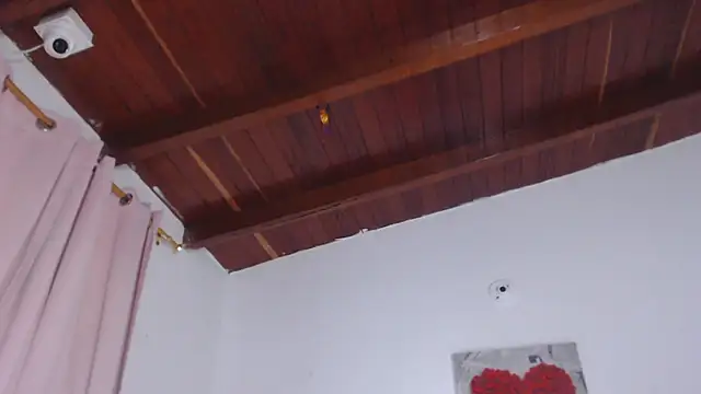 Snapshot of Amara_Red chatting on November 2025 11:10:01 AM Amara Red online show from November 2025 11:10:01 AM