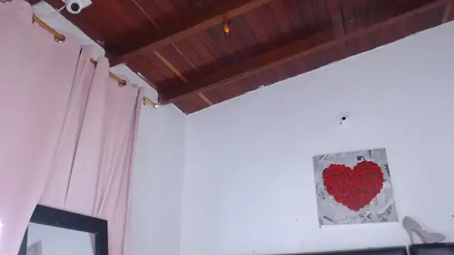 Snapshot of Amara_Red chatting on November 2025 11:10:02 AM Amara Red online show from November 2025 11:10:02 AM