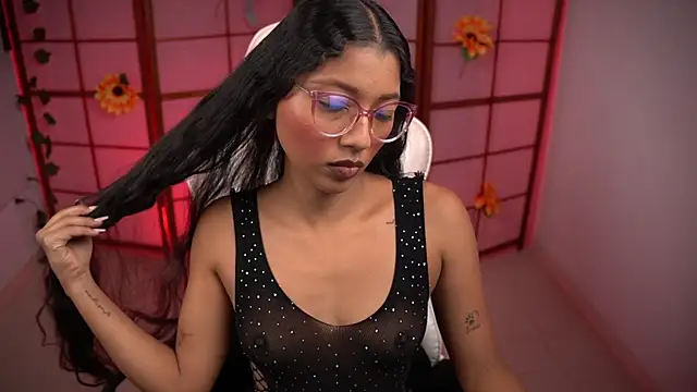 small emilie online show from October 2025 01:22:02 PM