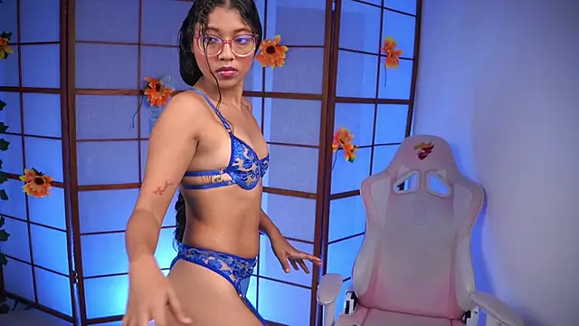 small emilie online show from September 2025 01:06:01 PM