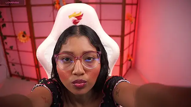 small emilie online show from October 2025 02:50:02 PM