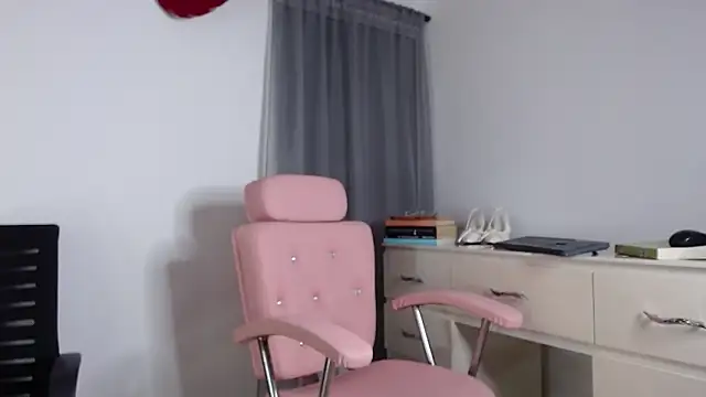 Snapshot of melody__bleir chatting on November 2025 02:59:01 AM melody bleir online show from November 2025 02:59:01 AM