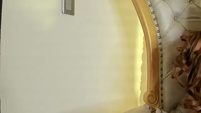 Ari sunshine  online show from December 2025 10:05:01 PM