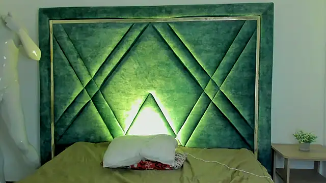 Ari sunshine  online show from October 2025 06:07:02 AM