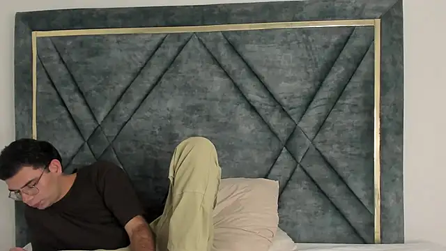 Ari sunshine  online show from December 2025 09:20:01 PM