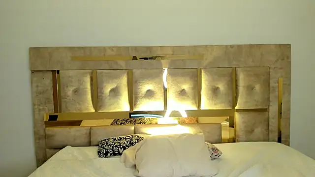 Ari sunshine  online show from October 2025 06:15:02 AM