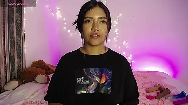 Snapshot of DIANEE_01 chatting on January 2025 04:18:02 AM DIANEE 01 online show from January 2025 04:18:02 AM