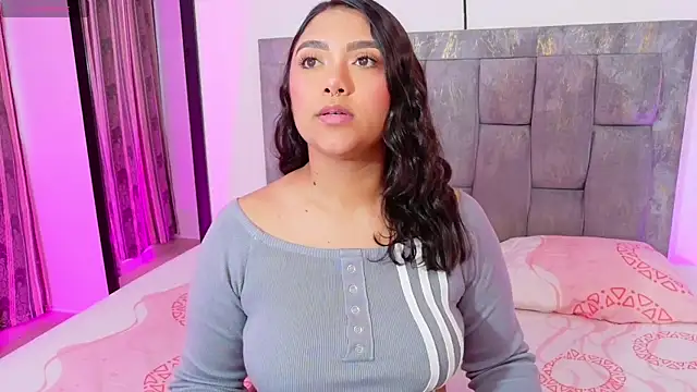 Snapshot of DIANEE_01 chatting on July 2026 11:04:02 PM DIANEE 01 online show from July 2026 11:04:02 PM