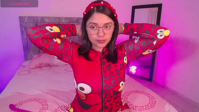 Snapshot of DIANEE_01 chatting on November 2025 12:36:02 AM DIANEE 01 online show from November 2025 12:36:02 AM