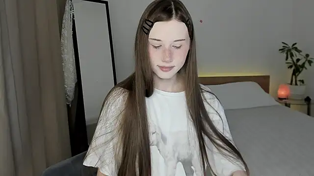 Snapshot of Stella_Sunny chatting on July 2026 01:19:01 PM Stella Sunny online show from July 2026 01:19:01 PM