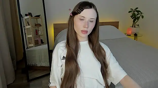 Snapshot of Stella_Sunny chatting on June 2026 09:32:02 PM Stella Sunny online show from June 2026 09:32:02 PM