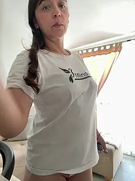 natalie cowens online show from April 2026 01:30:02 PM