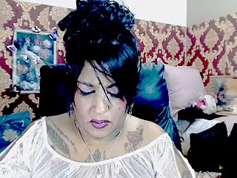 Indiancatz2 online show from October 2025 02:39:02 PM