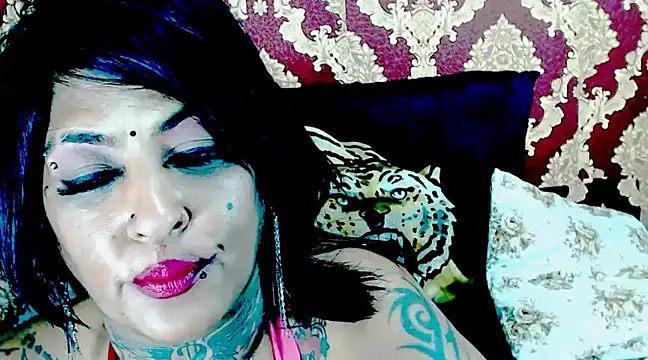 Snapshot of Indiancatz2 chatting on March 2025 01:32:02 AM Indiancatz2 online show from March 2025 01:32:02 AM