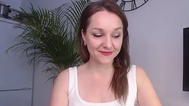 Snapshot of AliciaDesire chatting on February 2025 08:11:01 AM AliciaDesire online show from February 2025 08:11:01 AM