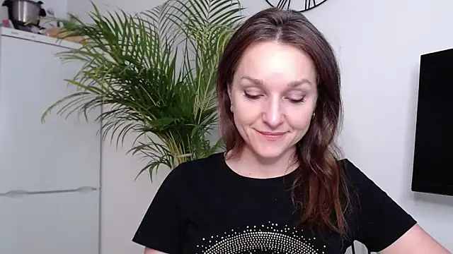 Snapshot of AliciaDesire chatting on February 2025 03:16:01 PM AliciaDesire online show from February 2025 03:16:01 PM
