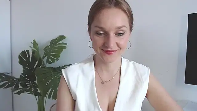 AliciaDesire online show from April 2026 06:41:02 AM