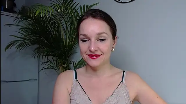 Snapshot of AliciaDesire chatting on December 2024 03:30:02 PM AliciaDesire online show from December 2024 03:30:02 PM