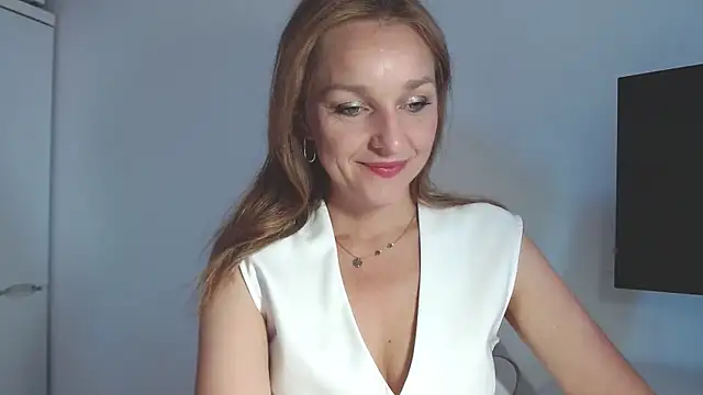Snapshot of AliciaDesire chatting on May 2026 05:46:01 AM AliciaDesire online show from May 2026 05:46:01 AM