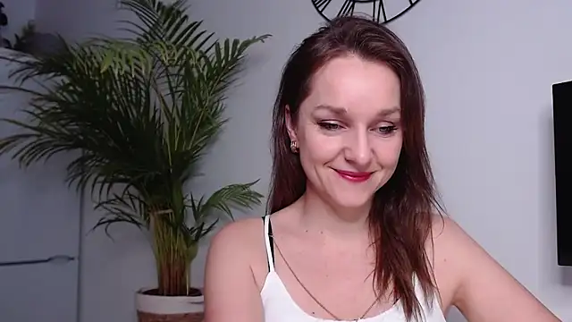 Snapshot of AliciaDesire chatting on January 2025 07:58:02 AM AliciaDesire online show from January 2025 07:58:02 AM