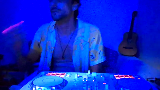 couplemilk online show from February 2026 02:18:02 AM