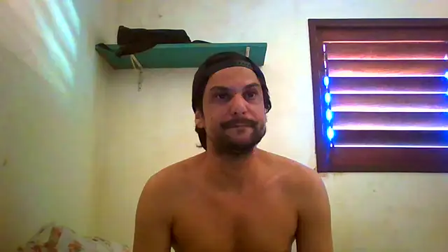 Snapshot of couplemilk chatting on June 2026 04:35:01 PM couplemilk online show from June 2026 04:35:01 PM