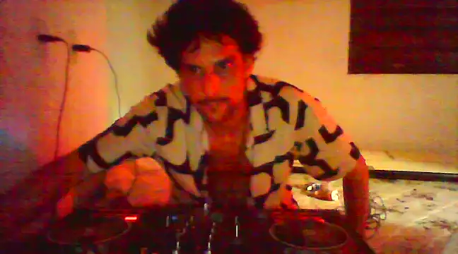 couplemilk online show from January 2025 05:53:01 AM