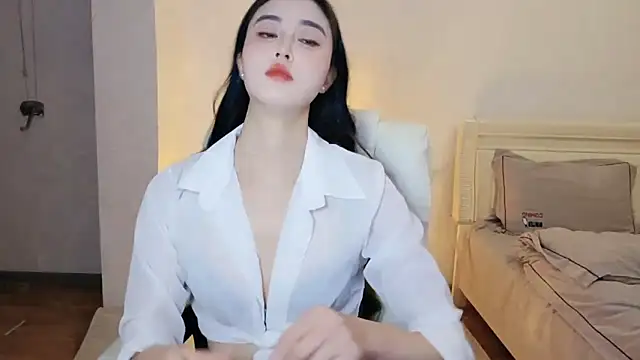 Snapshot of LI-200310 chatting on December 2025 07:40:01 AM LI-200310 online show from December 2025 07:40:01 AM
