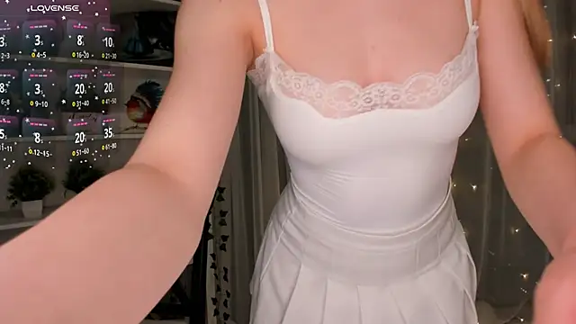 Snapshot of IsabellaTorrance chatting on February 2025 03:43:01 PM IsabellaTorrance online show from February 2025 03:43:01 PM