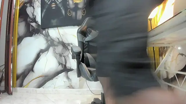 Snapshot of Thomas_shelbys chatting on November 2025 03:43:01 AM Thomas shelbys online show from November 2025 03:43:01 AM