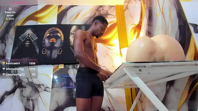 Snapshot of Thomas_shelbys chatting on October 2025 05:28:01 AM Thomas shelbys online show from October 2025 05:28:01 AM