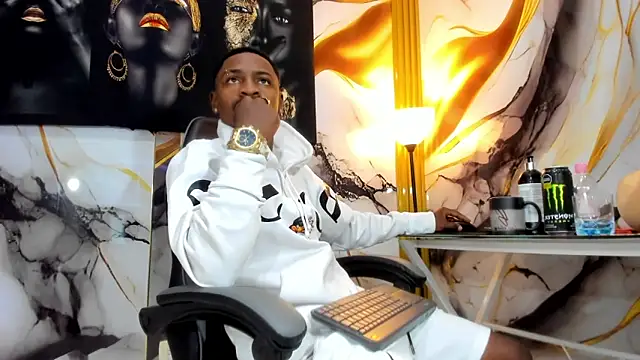 Snapshot of Thomas_shelbys chatting on November 2025 03:49:02 AM Thomas shelbys online show from November 2025 03:49:02 AM