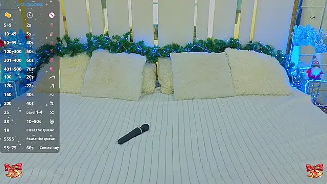 Snapshot of KitnissKiss chatting on December 2025 01:44:02 PM KitnissKiss online show from December 2025 01:44:02 PM