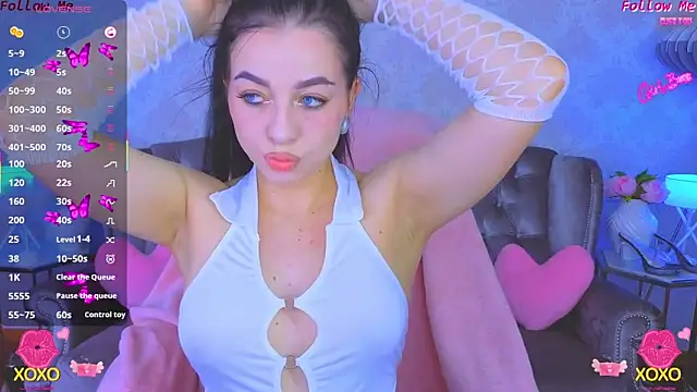 Snapshot of KitnissKiss chatting on February 2026 08:33:02 PM KitnissKiss online show from February 2026 08:33:02 PM