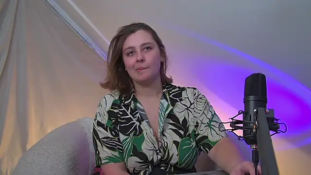 Snapshot of MaryMurray chatting on September 2025 06:35:01 PM MaryMurray online show from September 2025 06:35:01 PM