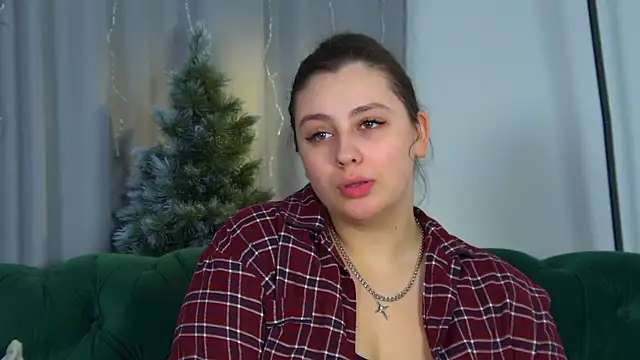 Snapshot of MaryMurray chatting on December 2025 06:29:01 AM MaryMurray online show from December 2025 06:29:01 AM