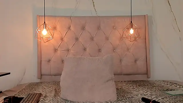 zamira 44 online show from December 2025 01:35:01 PM