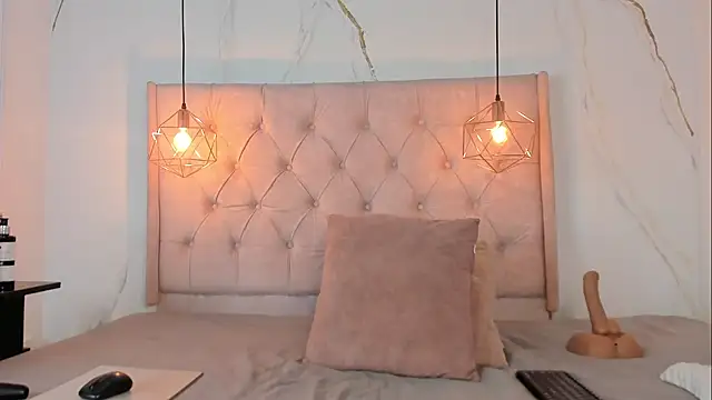 zamira 44 online show from April 2026 02:19:01 PM