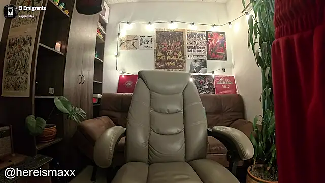 MaxG   online show from October 2025 02:54:01 AM