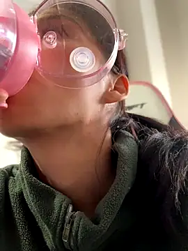 Adriennesexxx online show from December 2025 04:11:01 PM