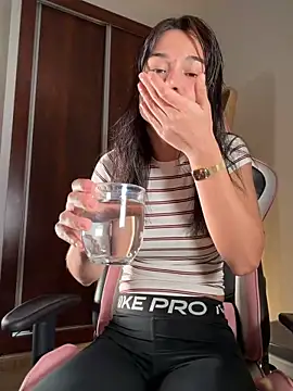 Adriennesexxx online show from March 2026 10:16:01 PM