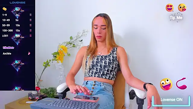 Linda Crawford online show from February 2025 04:47:01 PM