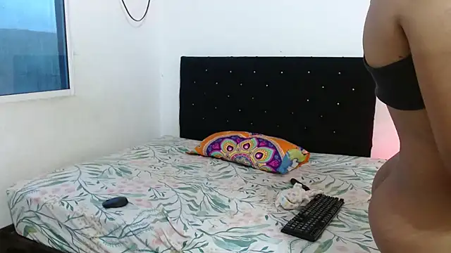 Snapshot of Lulu_and_smith chatting on November 2025 07:50:02 PM Lulu and smith online show from November 2025 07:50:02 PM