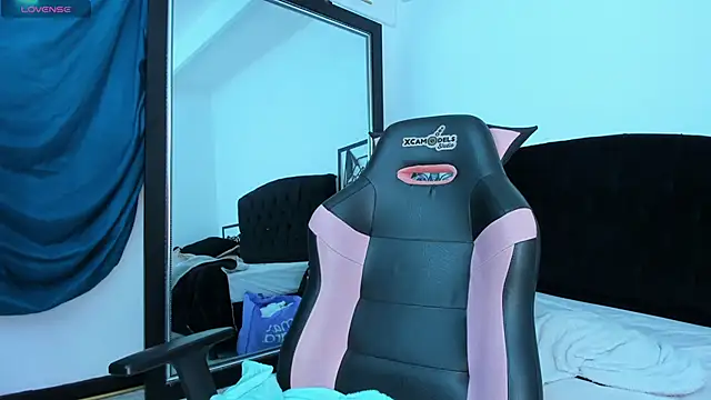 Snapshot of Shaarongp chatting on November 2025 02:37:01 AM Shaarongp online show from November 2025 02:37:01 AM