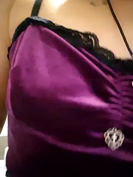 Lunababymylove online show from October 2025 01:35:02 AM