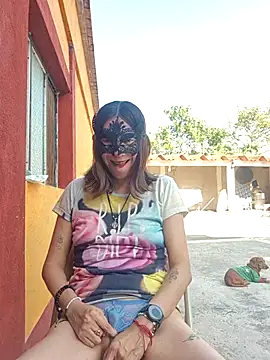 Lunababymylove online show from July 2026 10:58:01 PM