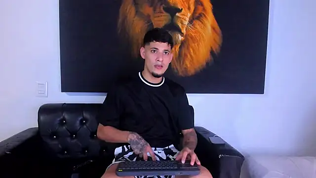 Snapshot of kyle_smithxx chatting on December 2024 12:47:02 AM kyle smithxx online show from December 2024 12:47:02 AM